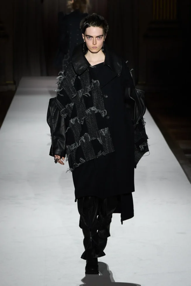 00031-yohji-yamamoto-fall-2025-ready-to-wear-credit-gorunway