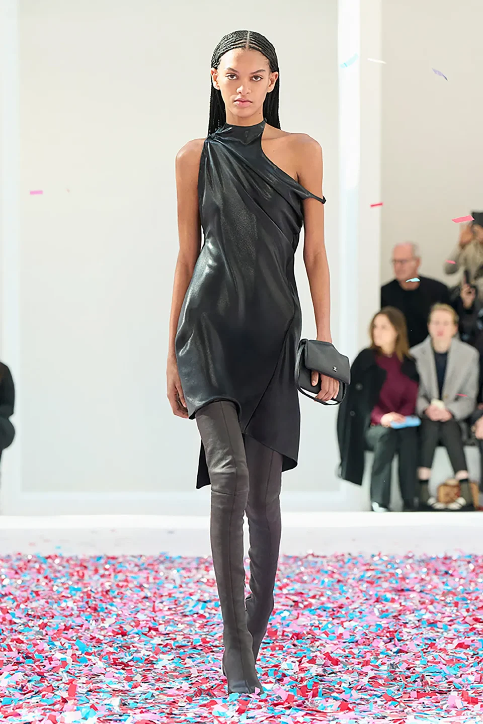 00032-courreges-fall-2025-ready-to-wear-credit-brand