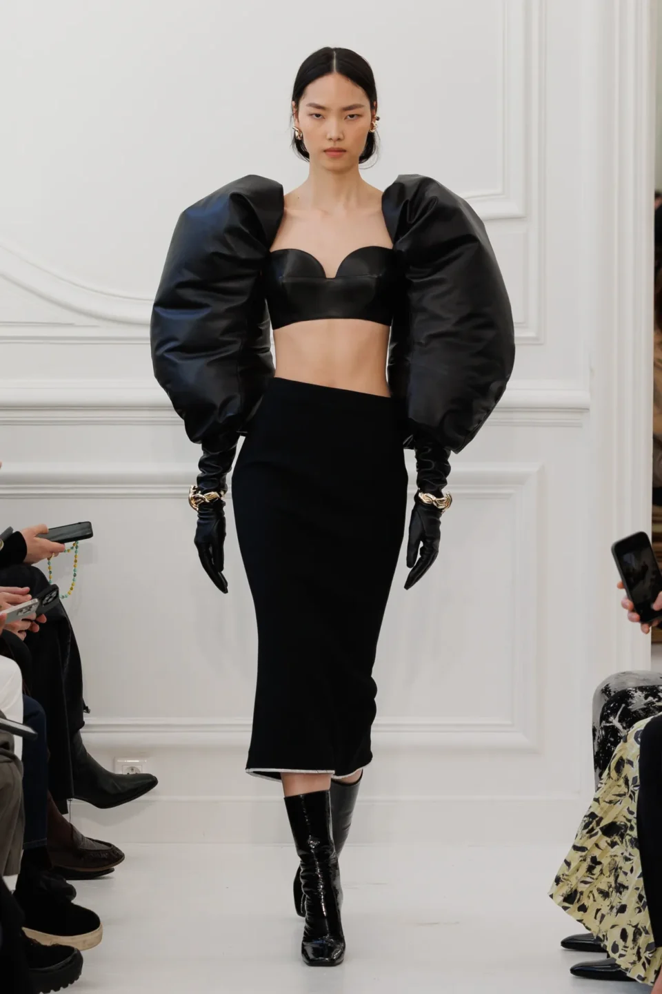 00032-givenchy-fall-2025-ready-to-wear-credit-brand