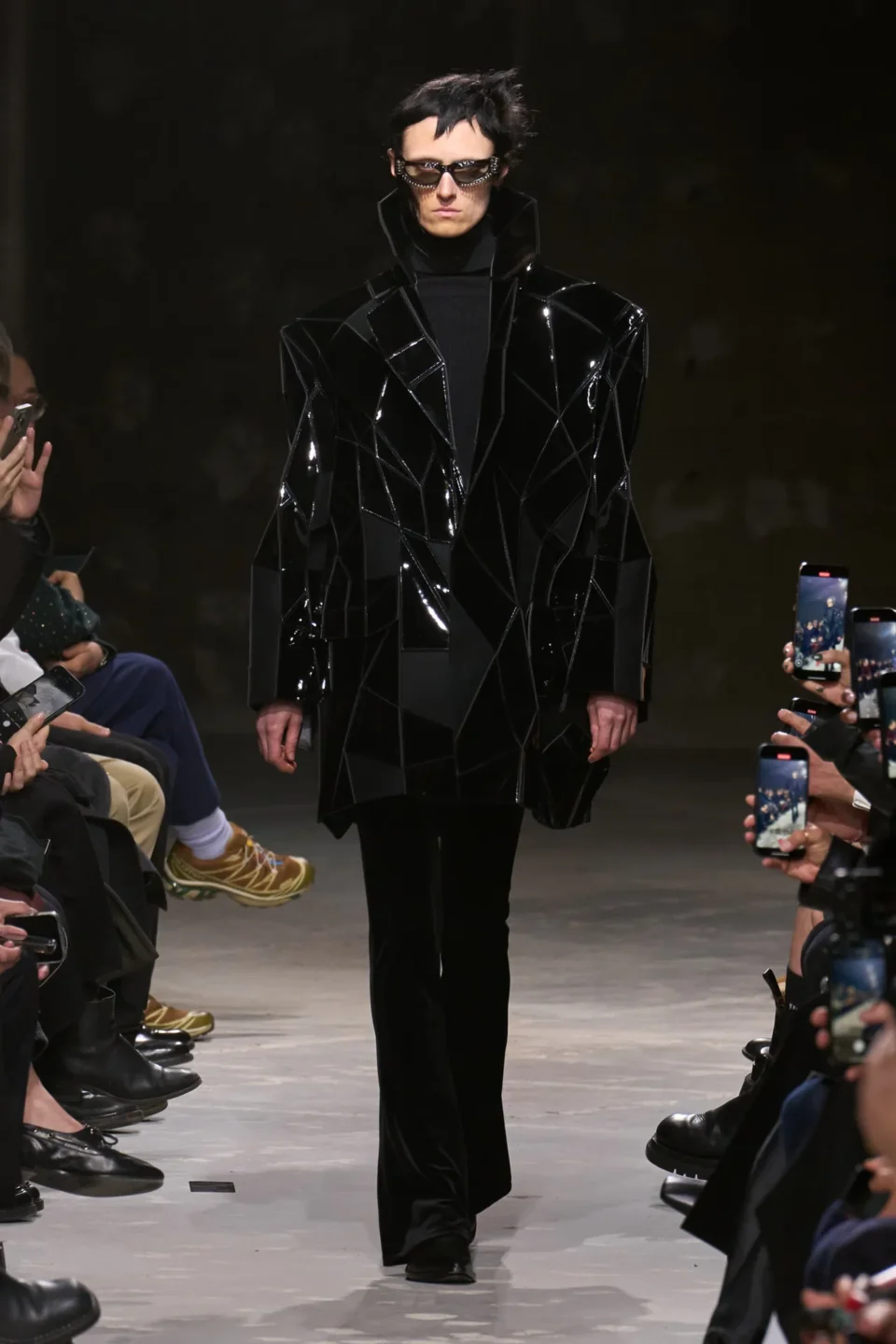 00032-junya-watanabe-fall-2025-ready-to-wear-credit-gorunway
