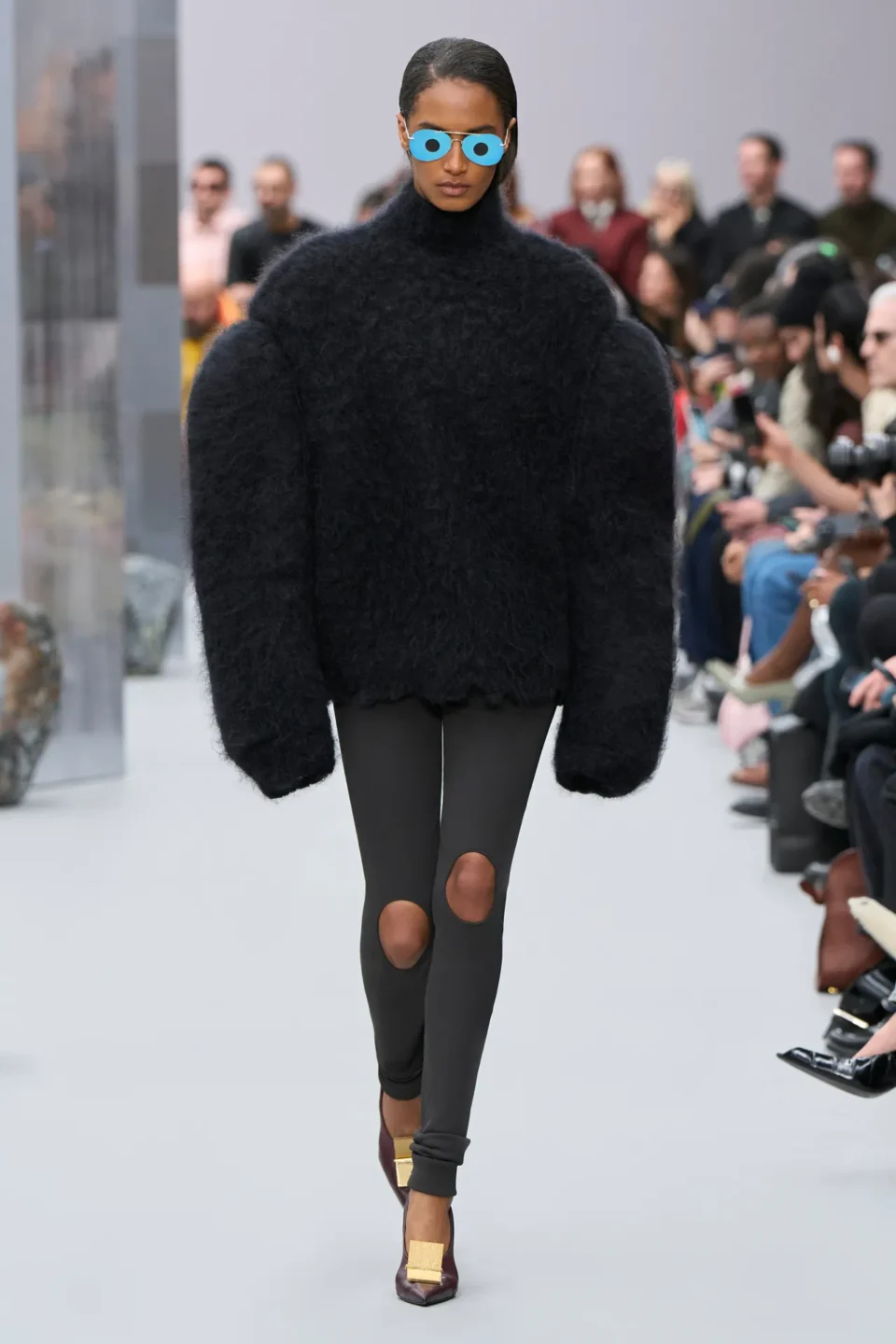 00033-acne-studios-fall-2025-ready-to-wear-credit-gorunway