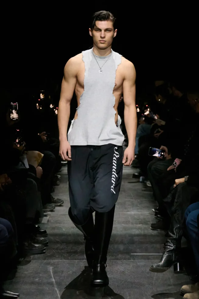 00033-balenciaga-fall-2025-ready-to-wear-credit-gorunway