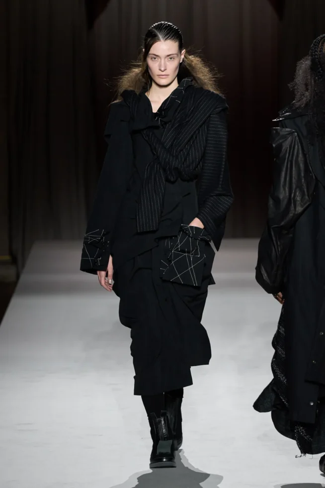 00033-yohji-yamamoto-fall-2025-ready-to-wear-credit-gorunway