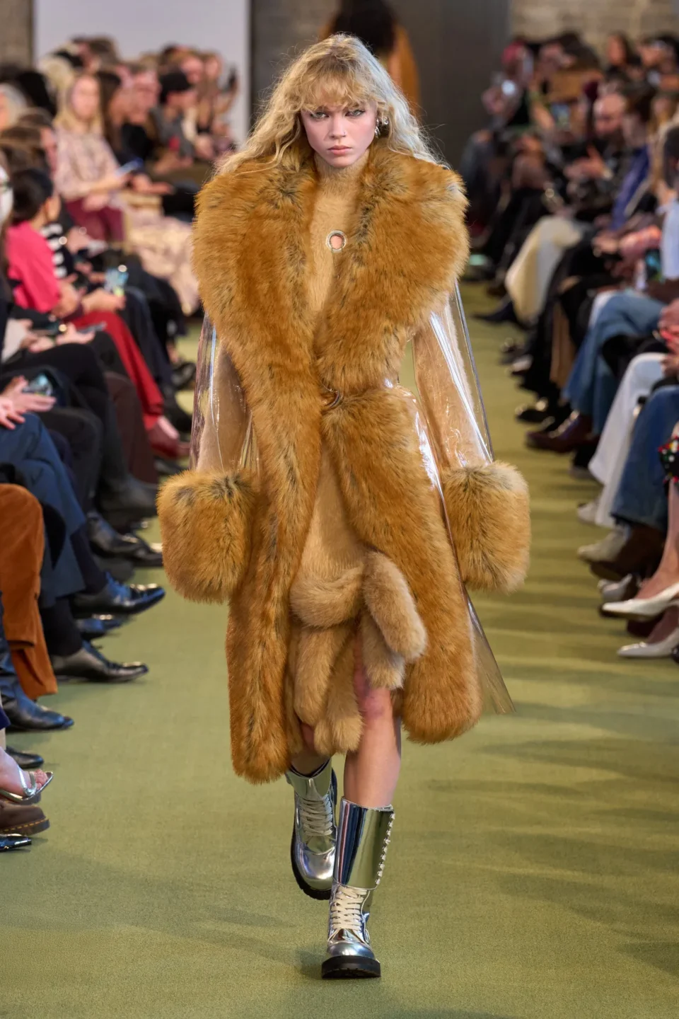 00034-rabanne-fall-2025-ready-to-wear-credit-gorunway