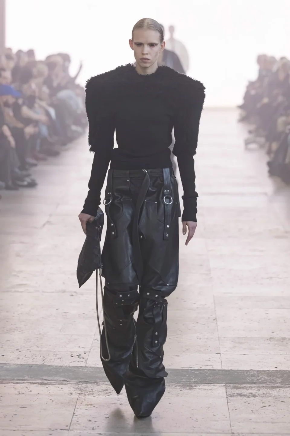 00034-rick-owens-fall-2025-ready-to-wear-credit-brand