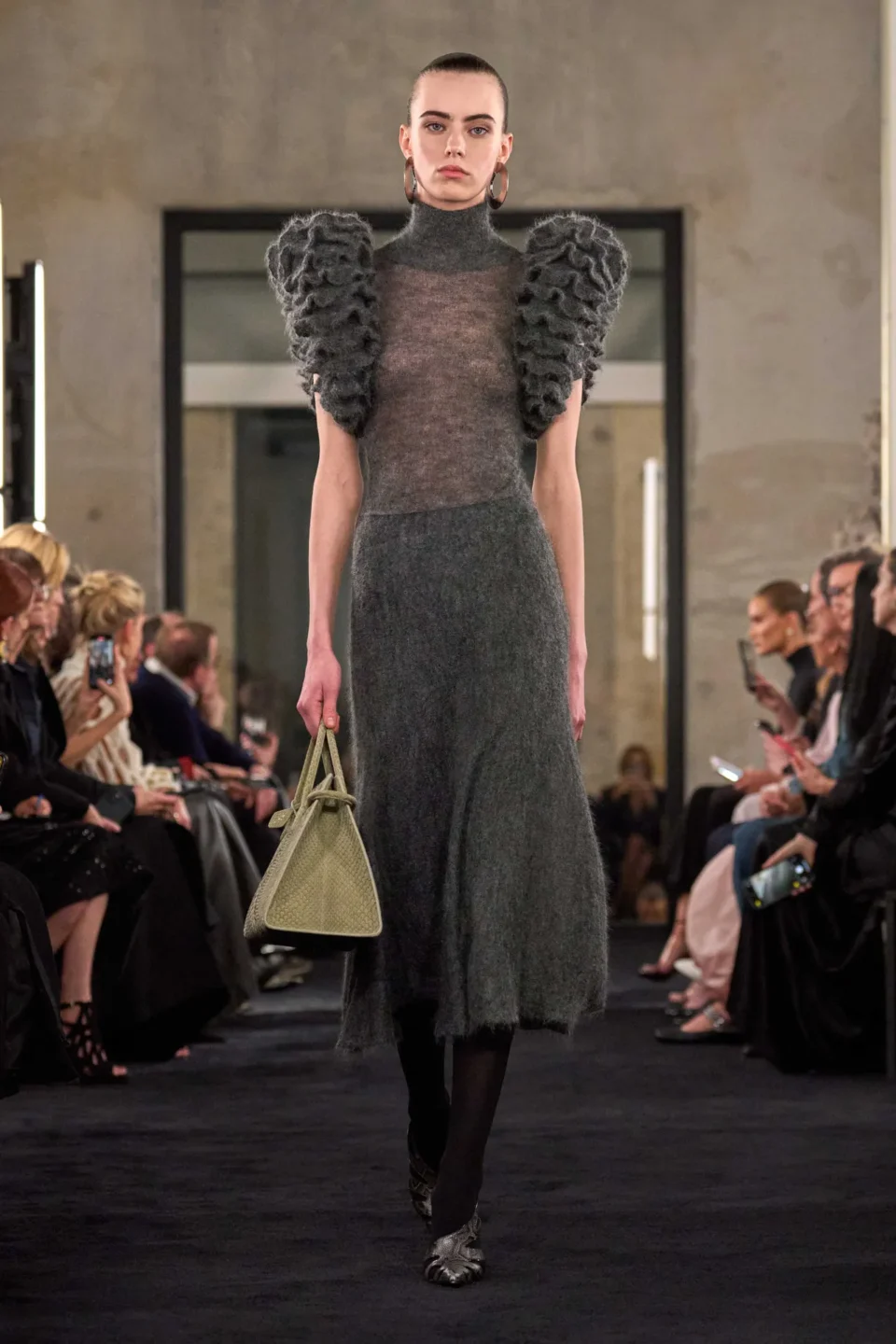 00035-alaia-fall-2025-ready-to-wear-credit-brand