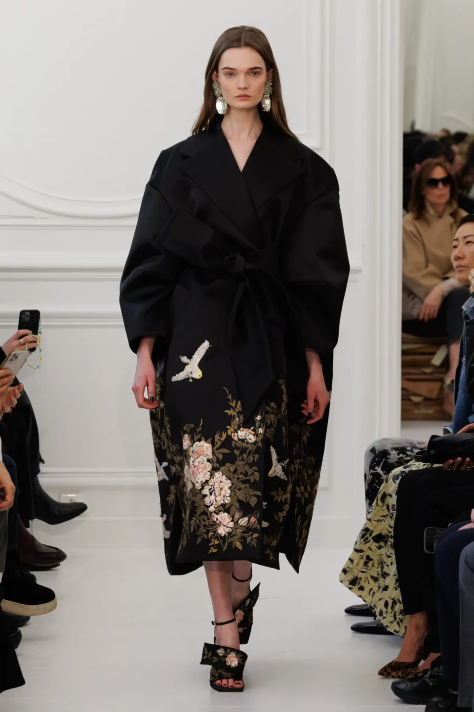 00035-givenchy-fall-2025-ready-to-wear-credit-brand
