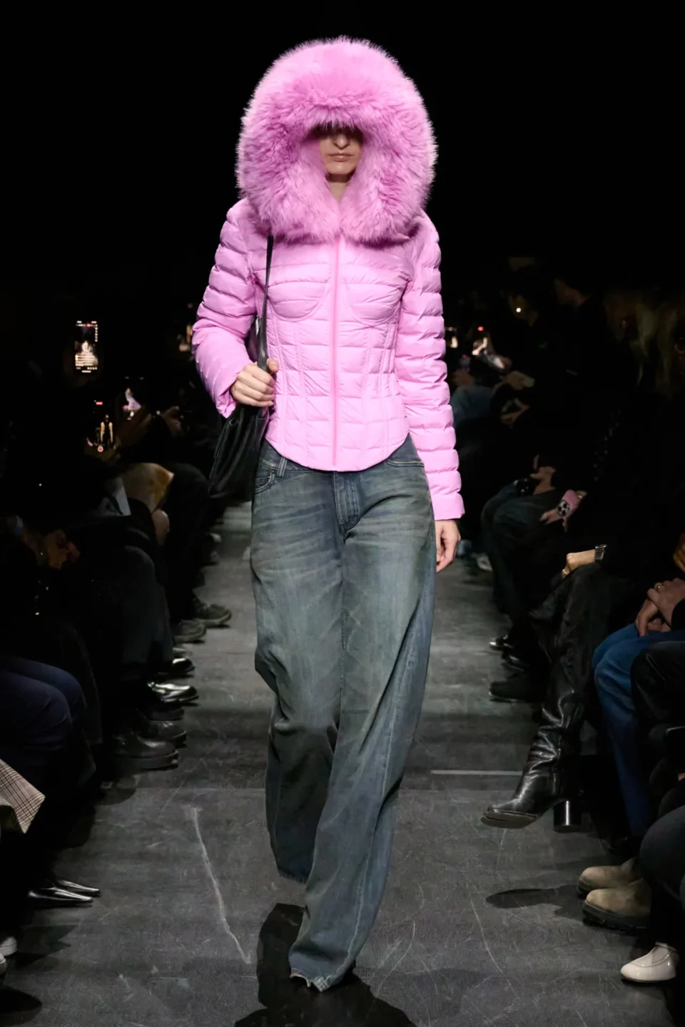 00036-balenciaga-fall-2025-ready-to-wear-credit-gorunway