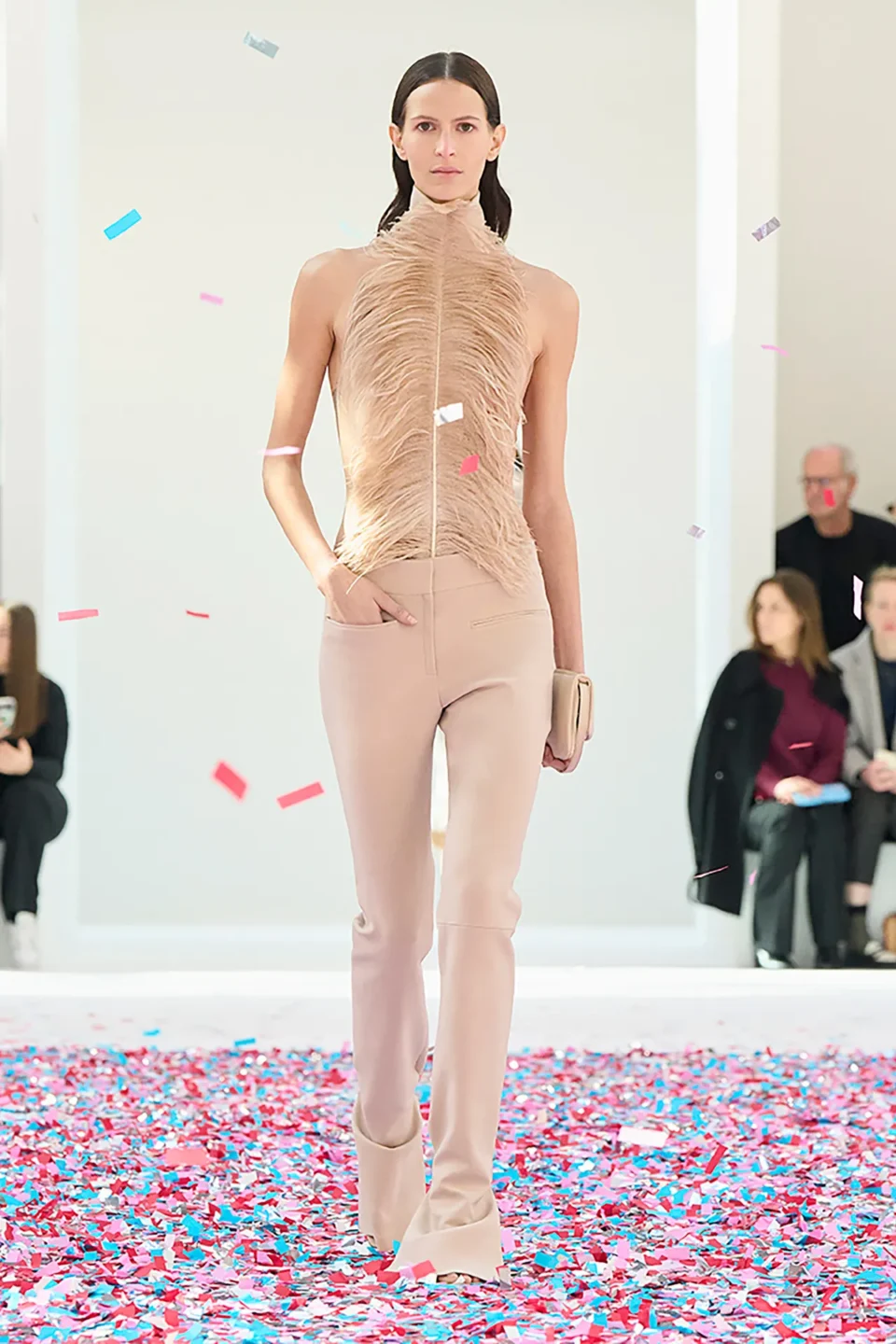 00036-courreges-fall-2025-ready-to-wear-credit-brand