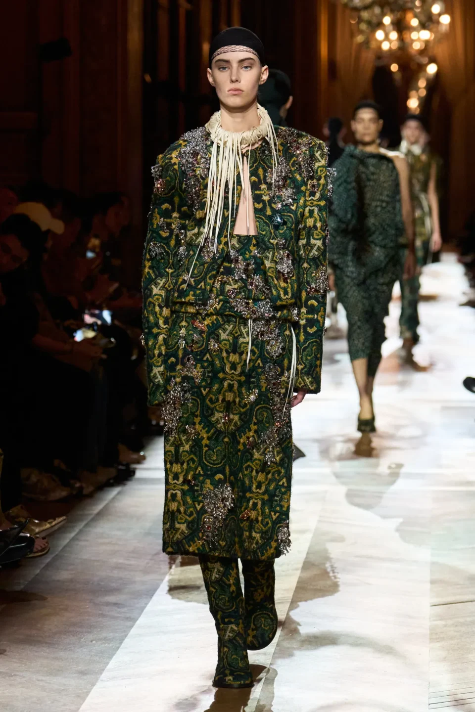 00036-dries-van-noten-fall-2025-ready-to-wear-credit-gorunway