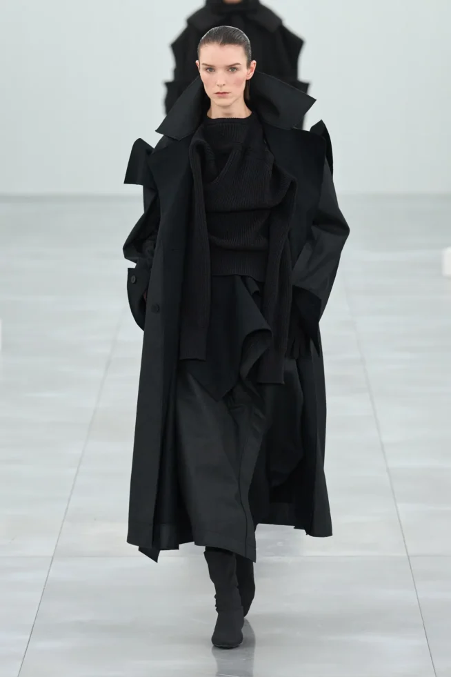 00036-issey-miyake-fall-2025-ready-to-wear-credit-gorunway