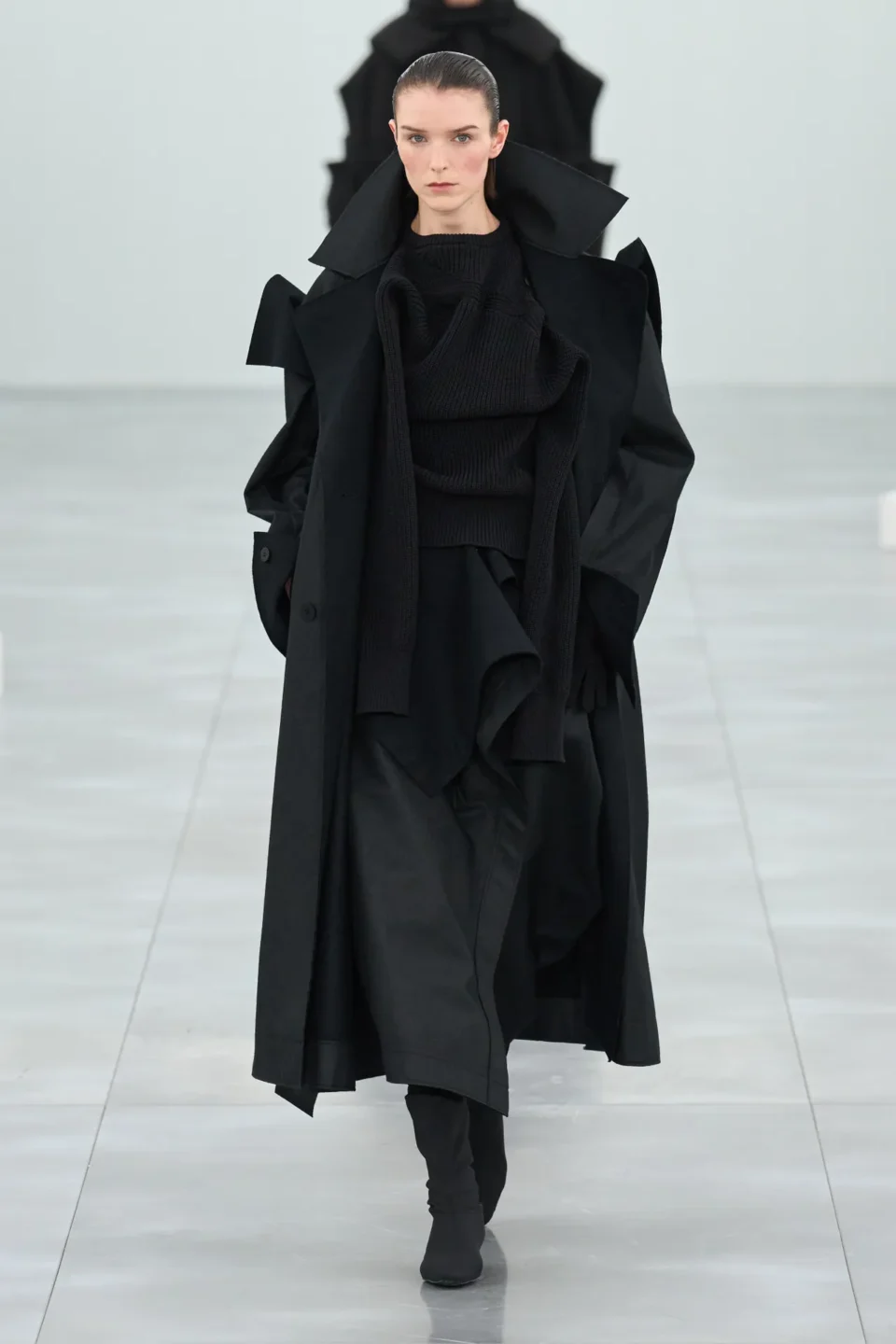 00036-issey-miyake-fall-2025-ready-to-wear-credit-gorunway