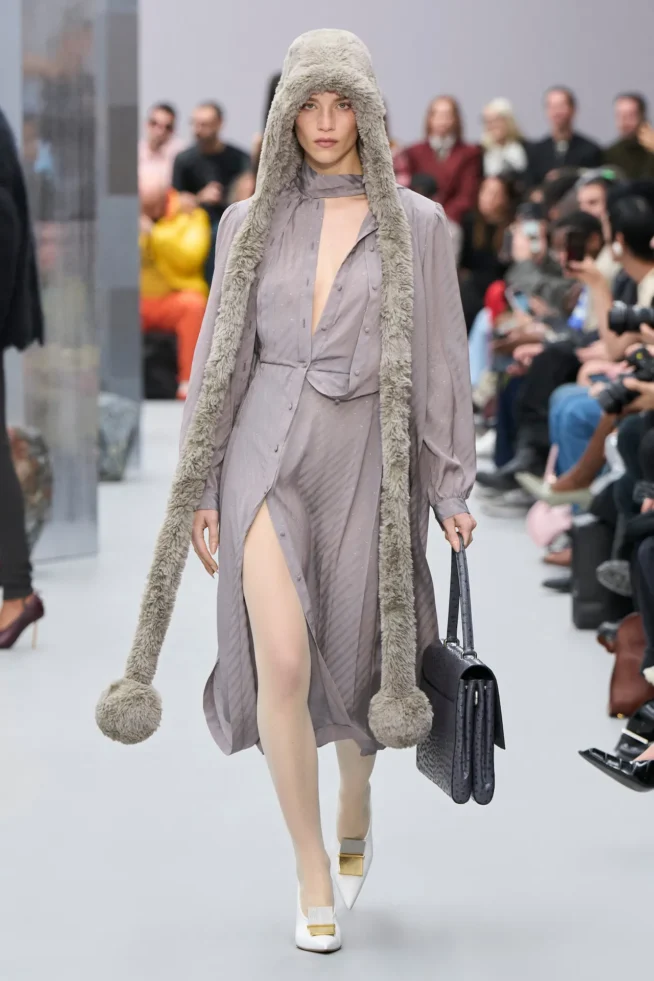 00037-acne-studios-fall-2025-ready-to-wear-credit-gorunway
