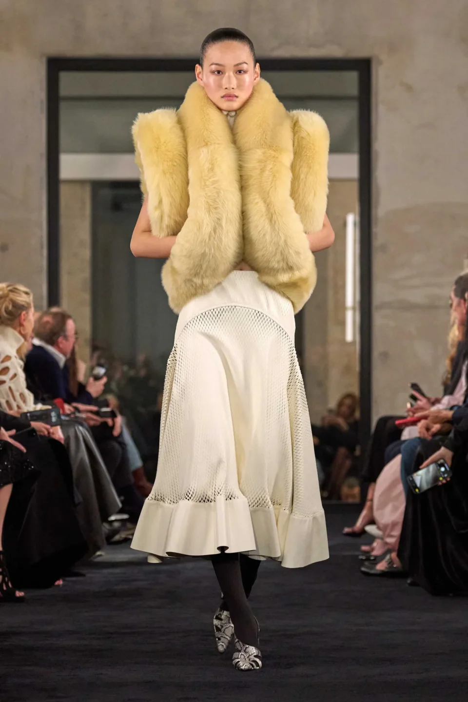00037-alaia-fall-2025-ready-to-wear-credit-brand