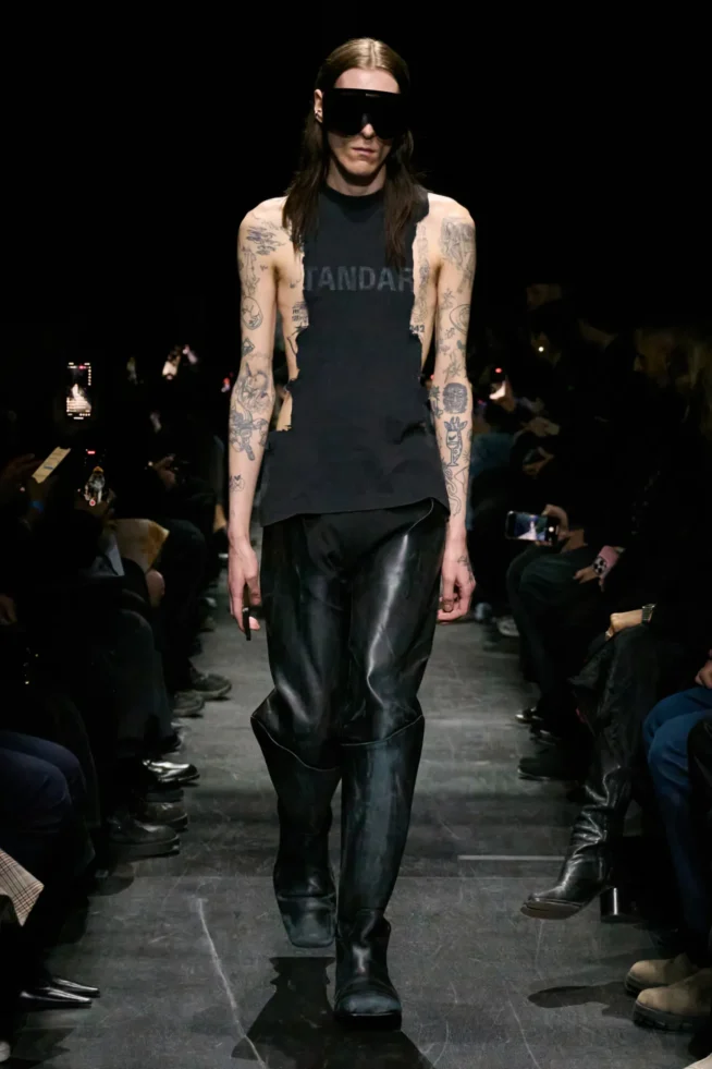 00037-balenciaga-fall-2025-ready-to-wear-credit-gorunway