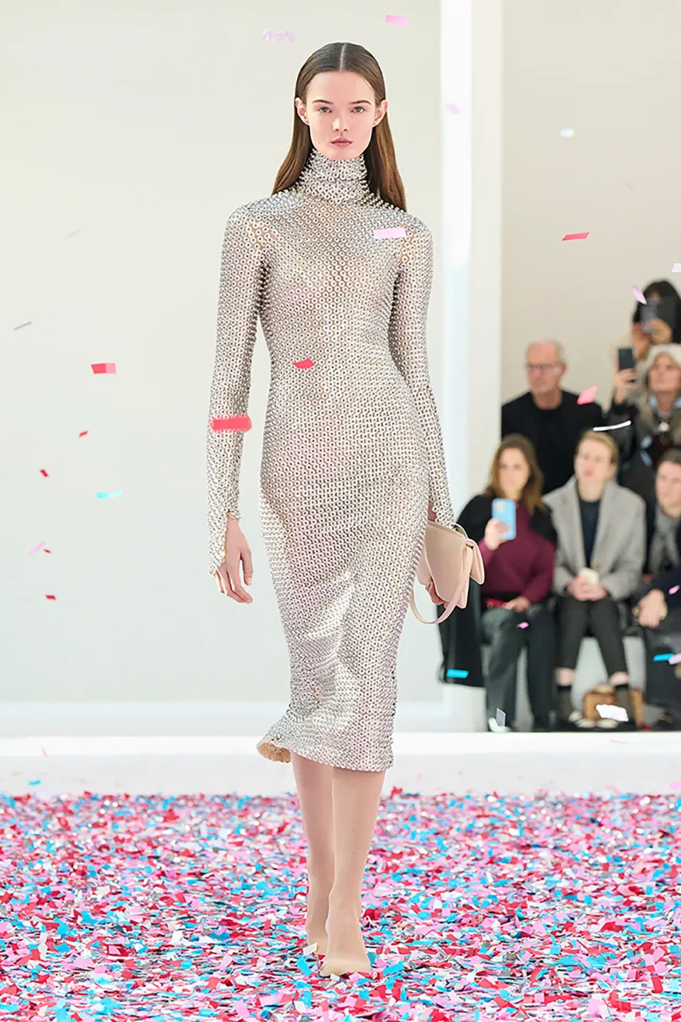 00037-courreges-fall-2025-ready-to-wear-credit-brand