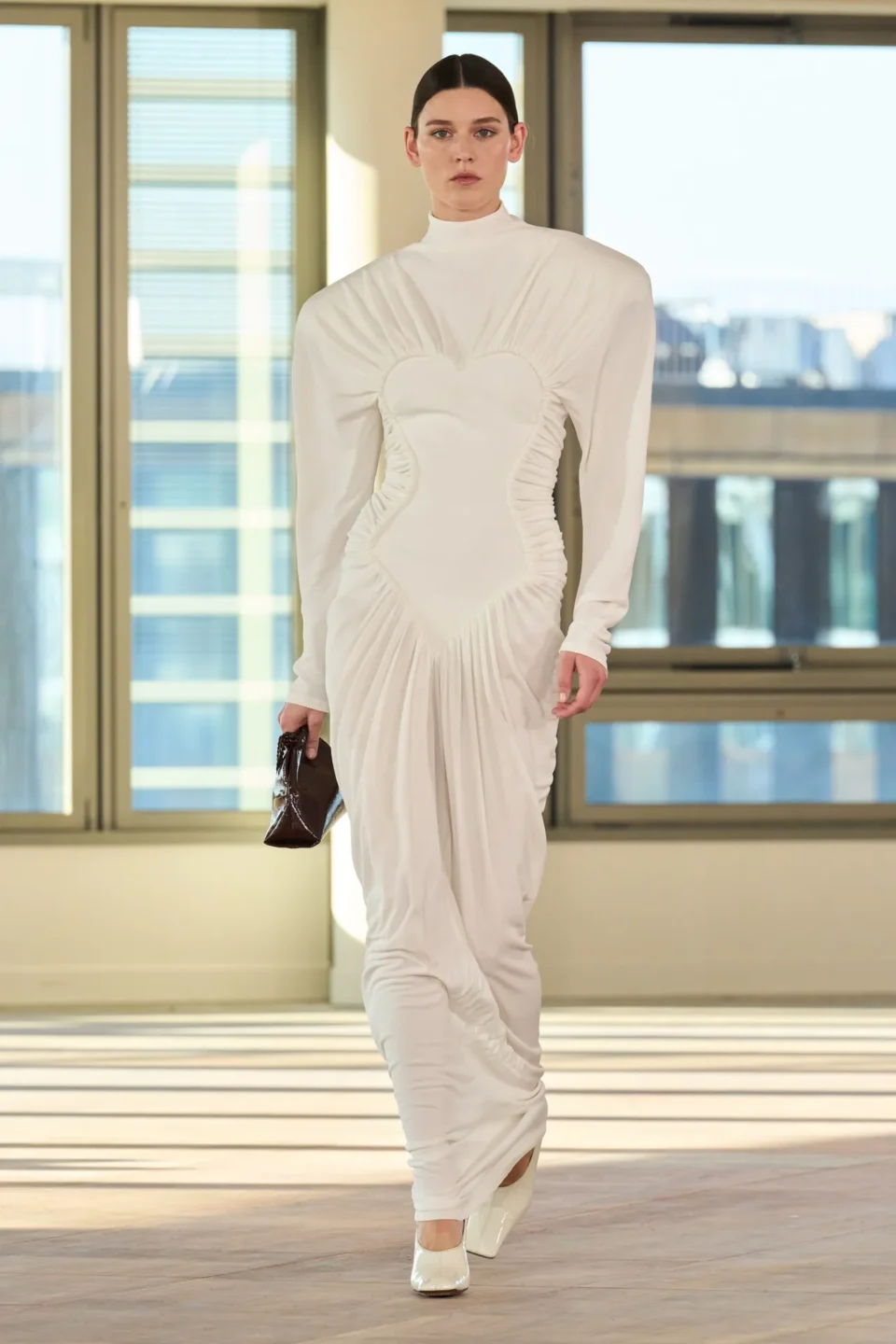 00037-stella-mccartney-fall-2025-ready-to-wear-credit-gorunway