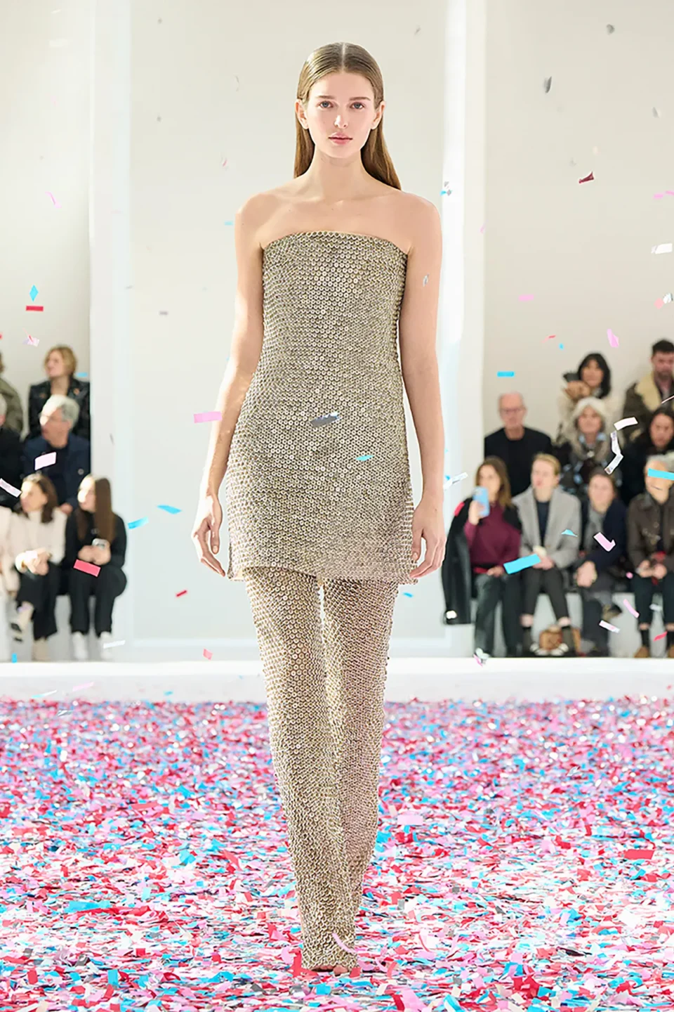 00038-courreges-fall-2025-ready-to-wear-credit-brand