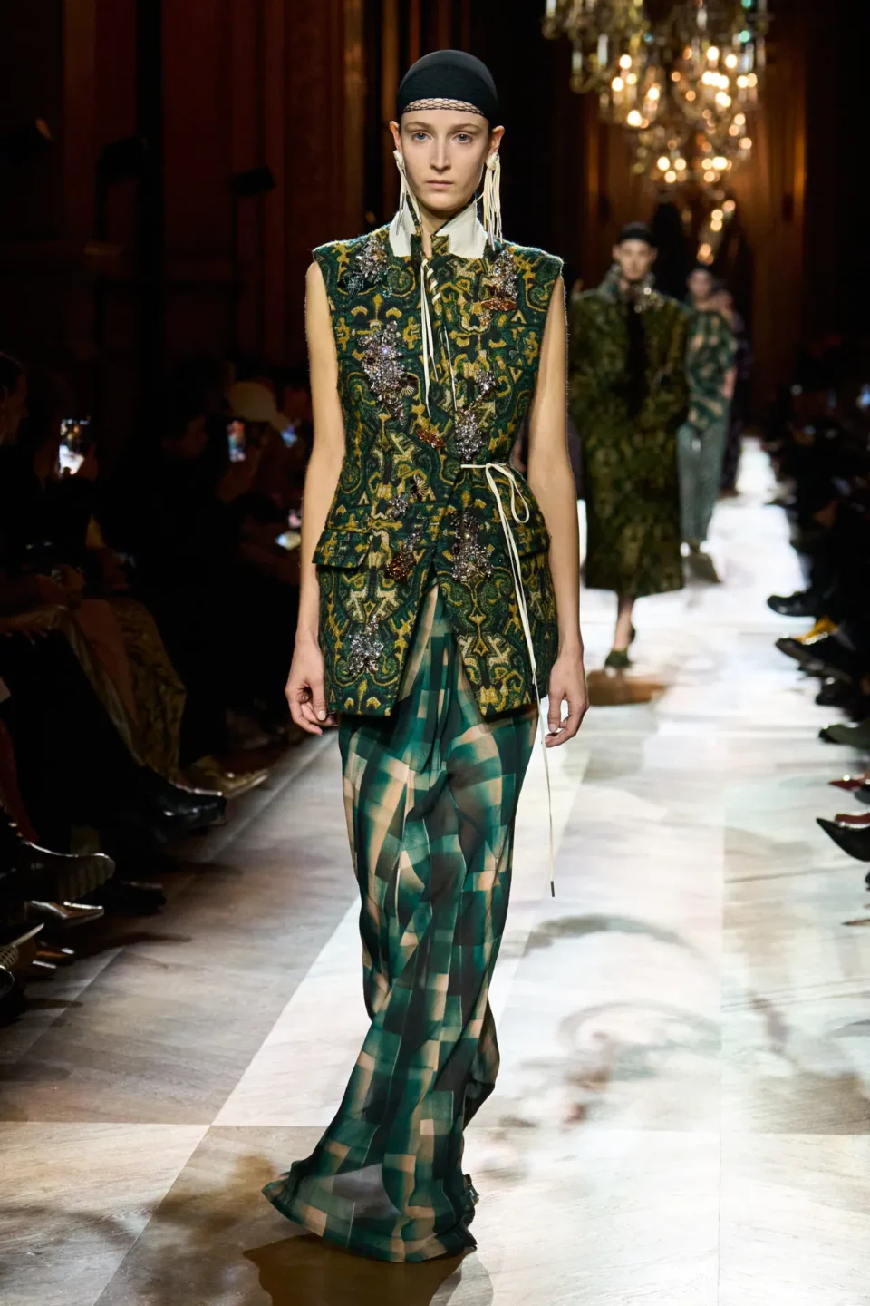 00038-dries-van-noten-fall-2025-ready-to-wear-credit-gorunway