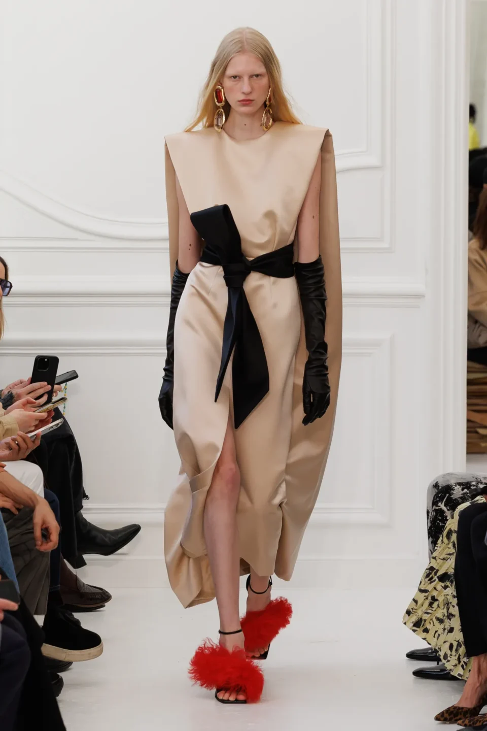 00038-givenchy-fall-2025-ready-to-wear-credit-brand