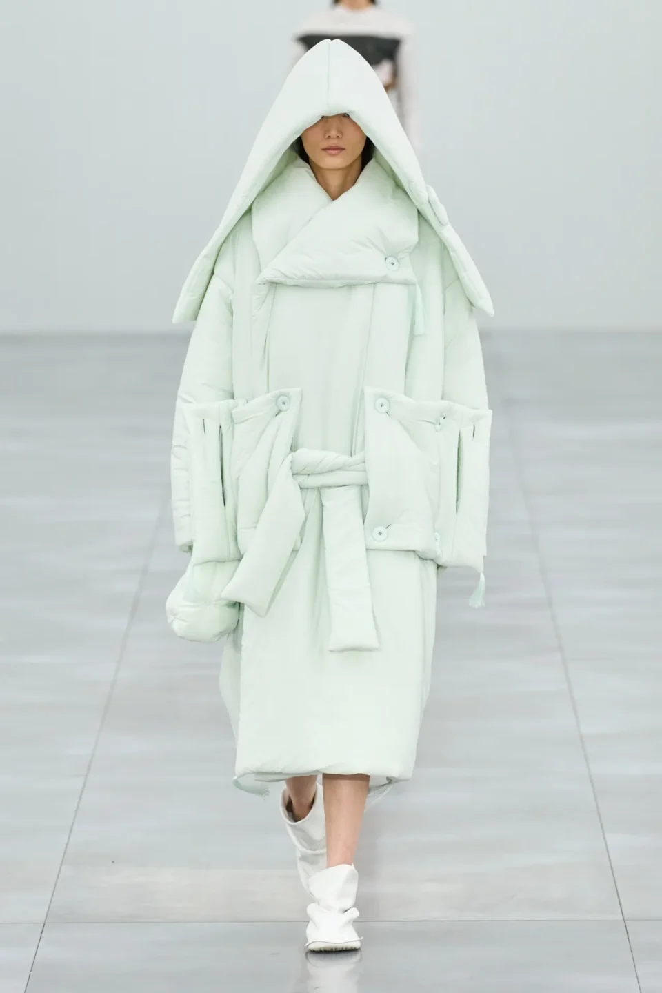 00038-issey-miyake-fall-2025-ready-to-wear-credit-gorunway