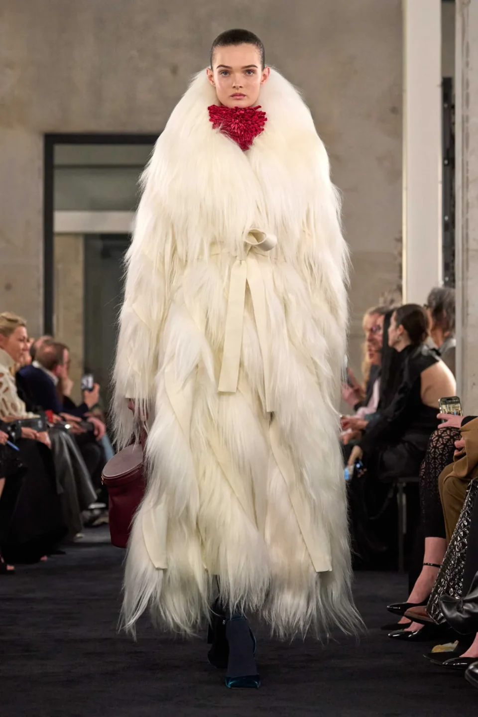 00039-alaia-fall-2025-ready-to-wear-credit-brand