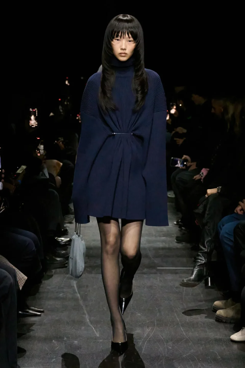 00039-balenciaga-fall-2025-ready-to-wear-credit-gorunway
