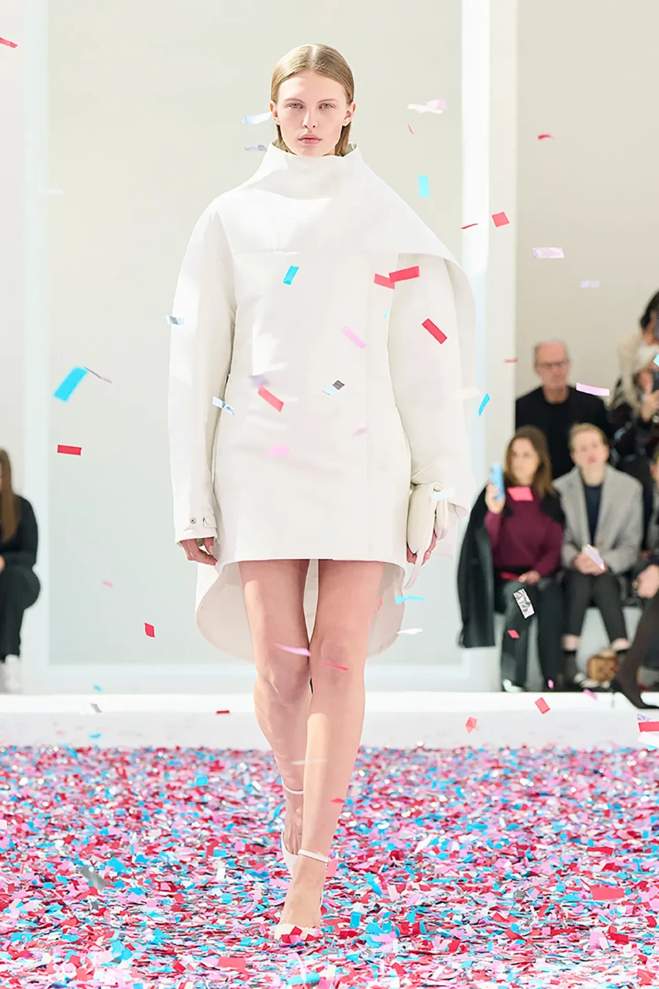 00039-courreges-fall-2025-ready-to-wear-credit-brand