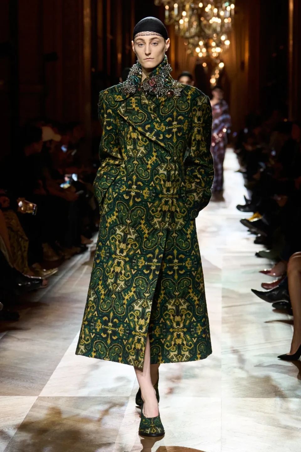 00039-dries-van-noten-fall-2025-ready-to-wear-credit-gorunway