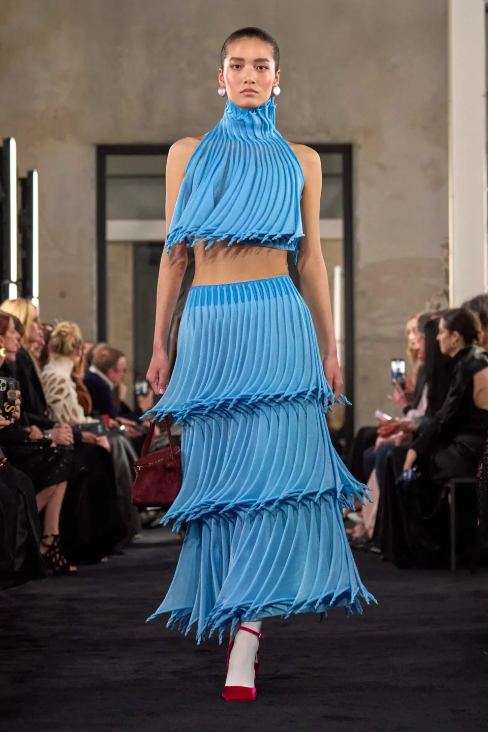 00040-alaia-fall-2025-ready-to-wear-credit-brand