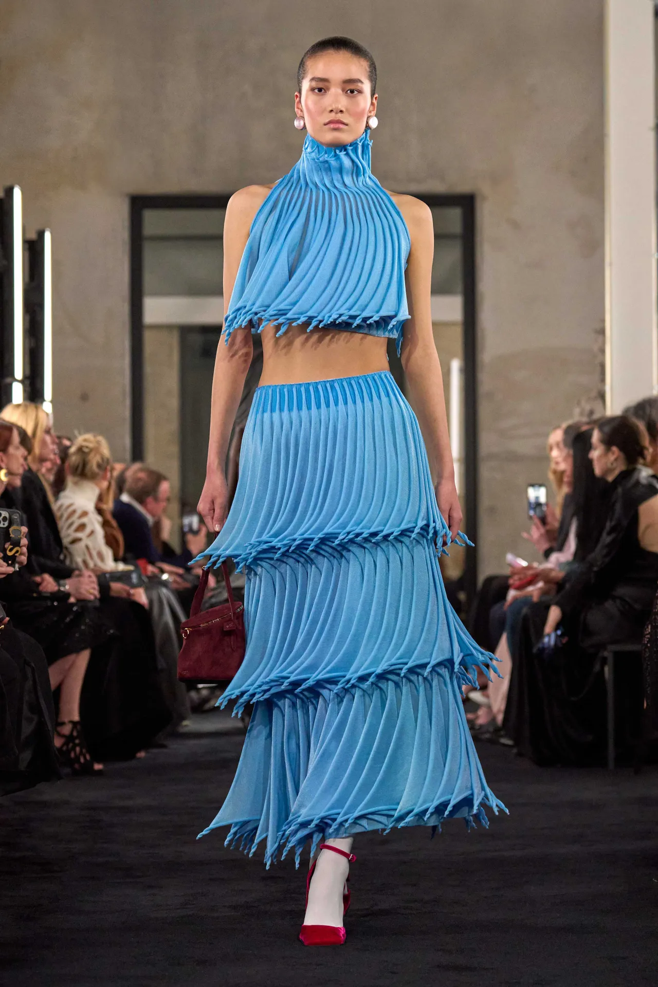 00040-alaia-fall-2025-ready-to-wear-credit-brand