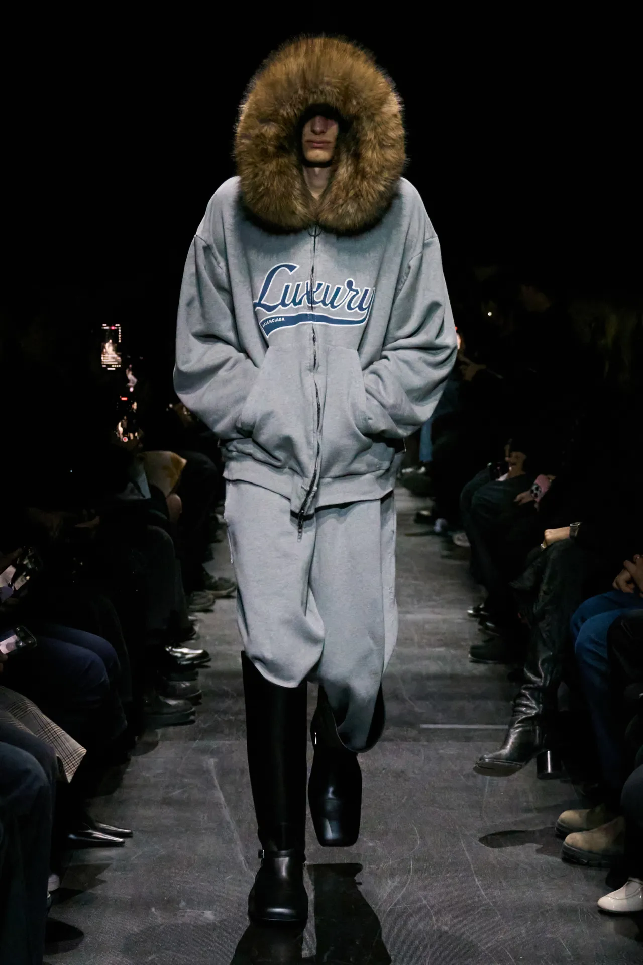 00040-balenciaga-fall-2025-ready-to-wear-credit-gorunway