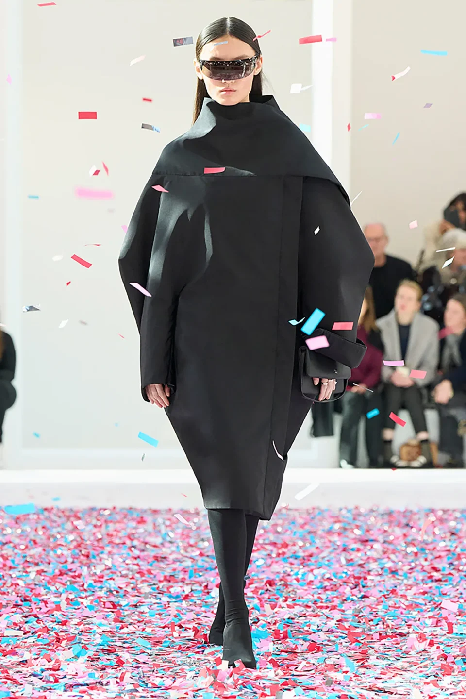00040-courreges-fall-2025-ready-to-wear-credit-brand