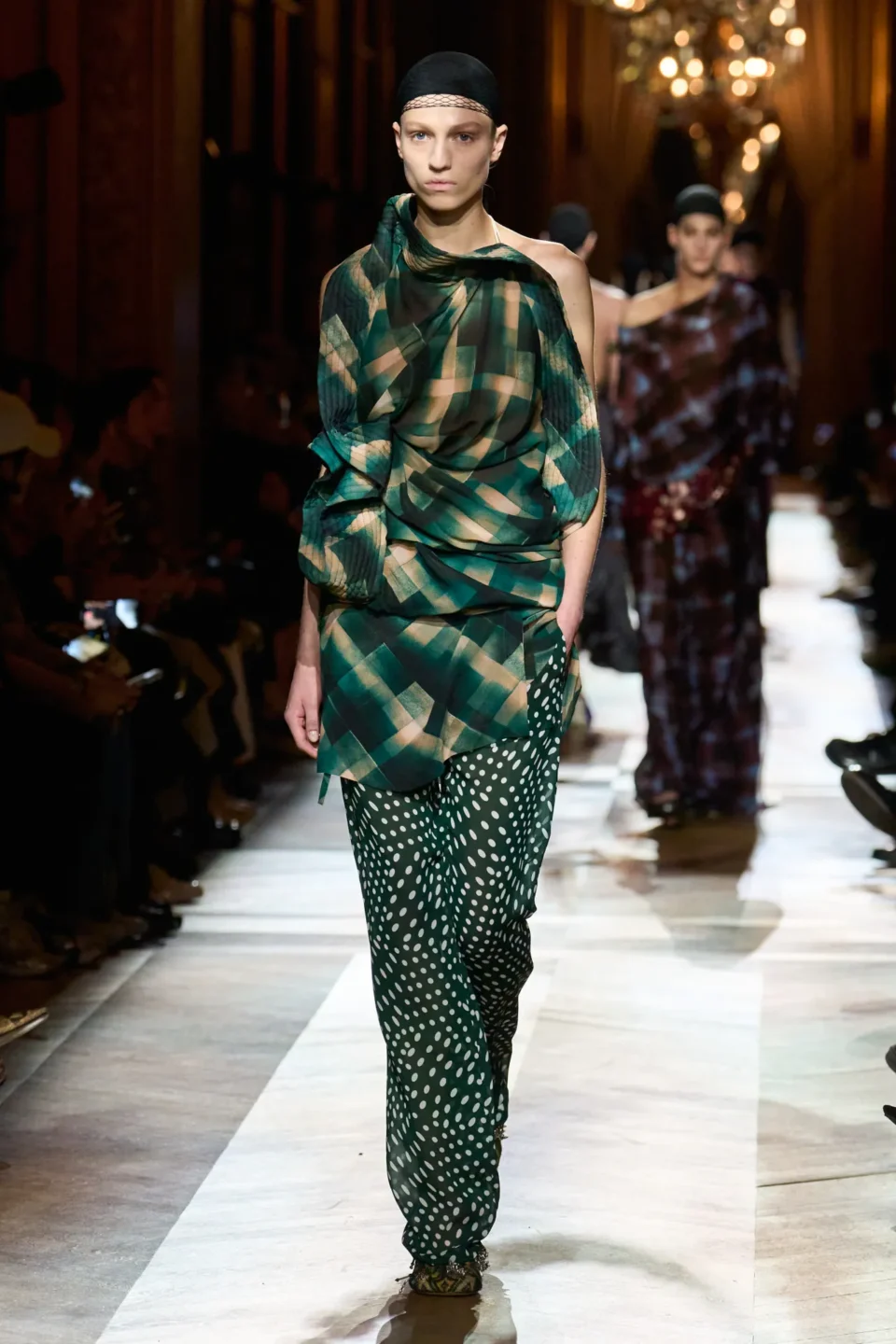 00040-dries-van-noten-fall-2025-ready-to-wear-credit-gorunway