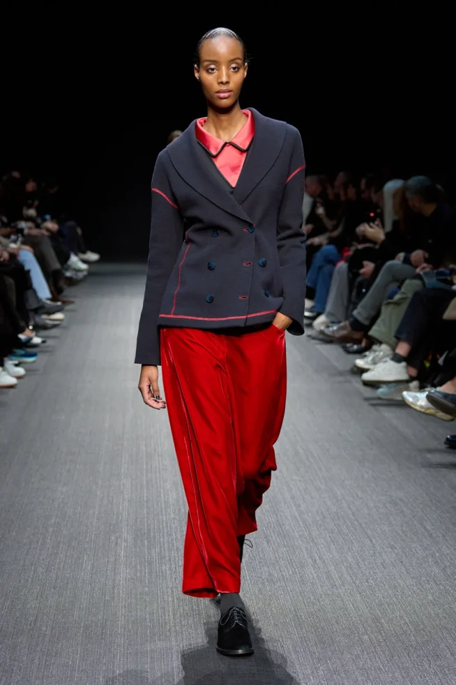 00040-emporio-armani-fall-2025-ready-to-wear-credit-gorunway