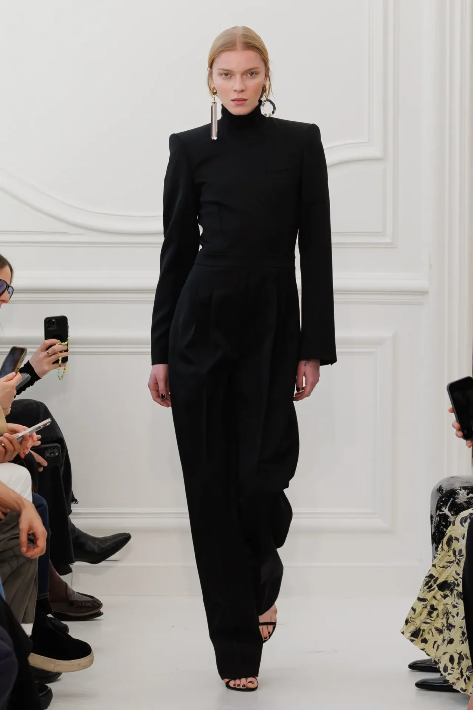 00040-givenchy-fall-2025-ready-to-wear-credit-brand
