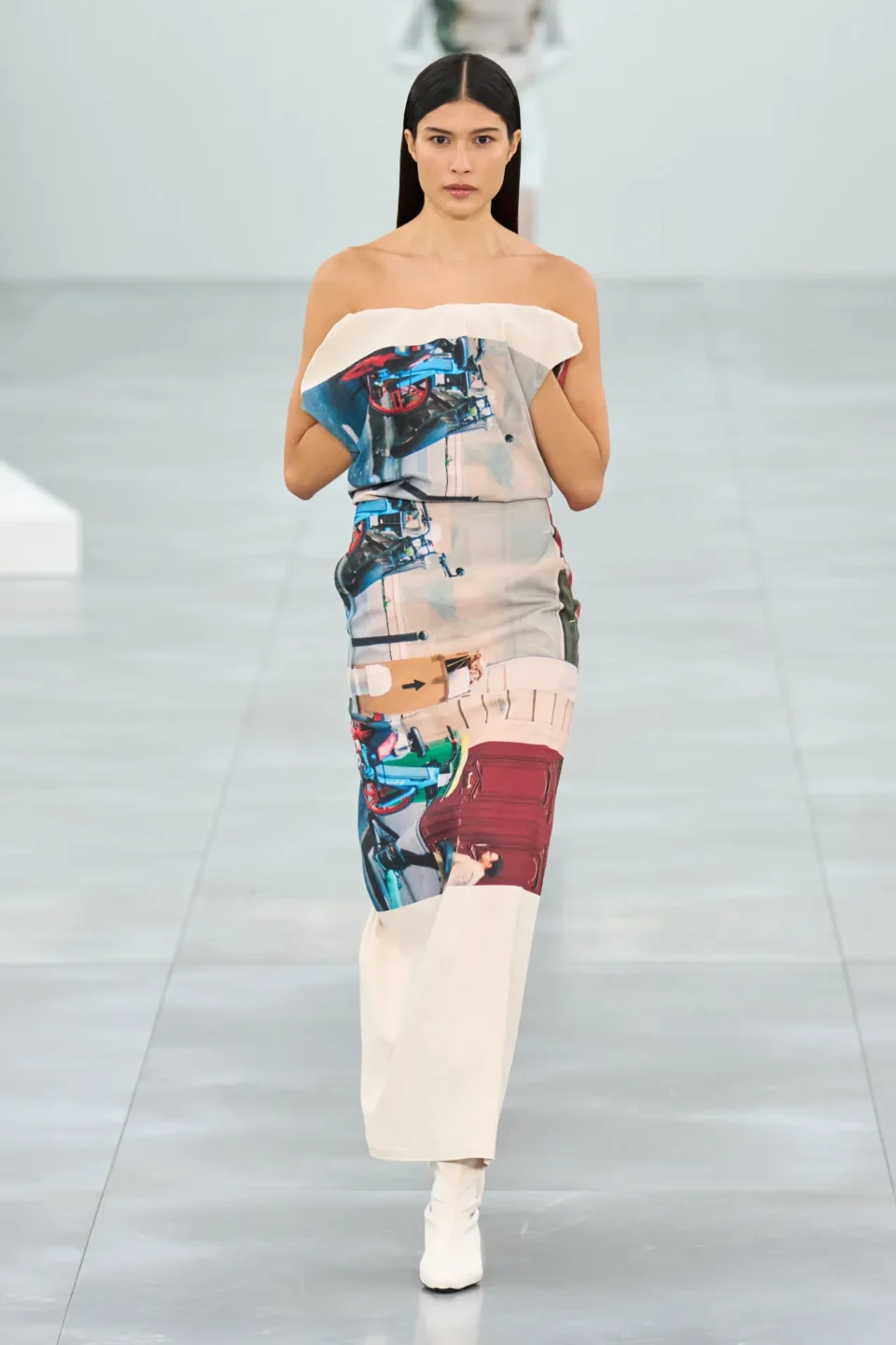 00040-issey-miyake-fall-2025-ready-to-wear-credit-gorunway