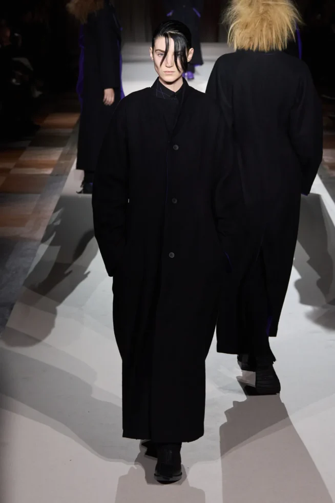 00040-yohji-yamamoto-fall-2025-ready-to-wear-credit-gorunway