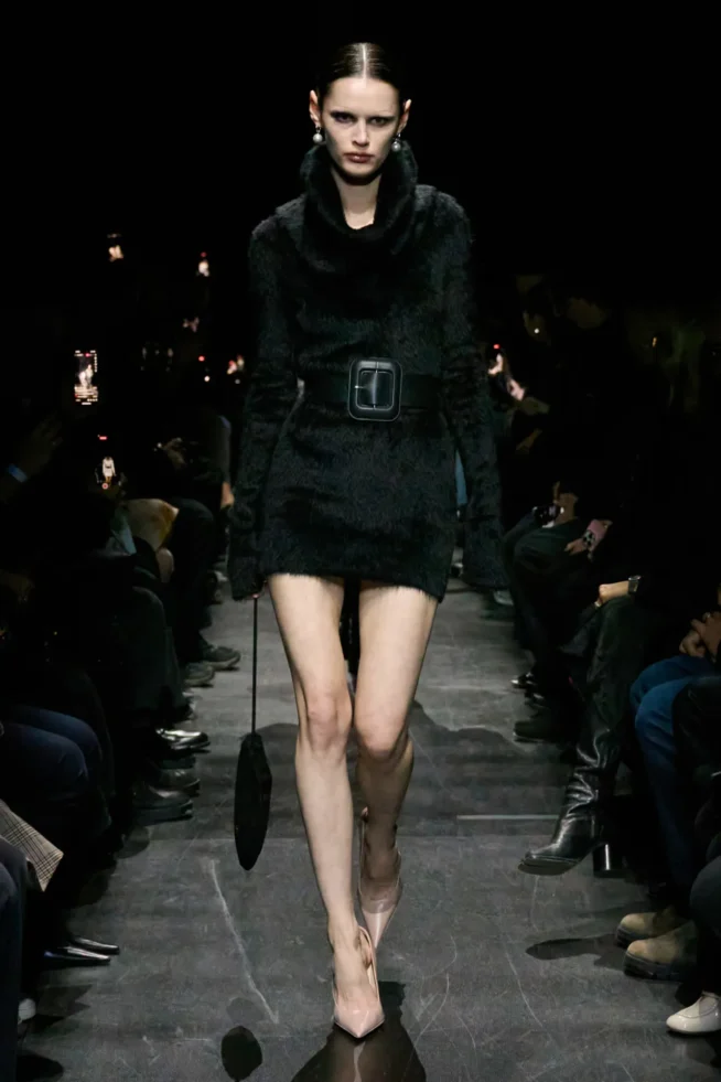00041-balenciaga-fall-2025-ready-to-wear-credit-gorunway