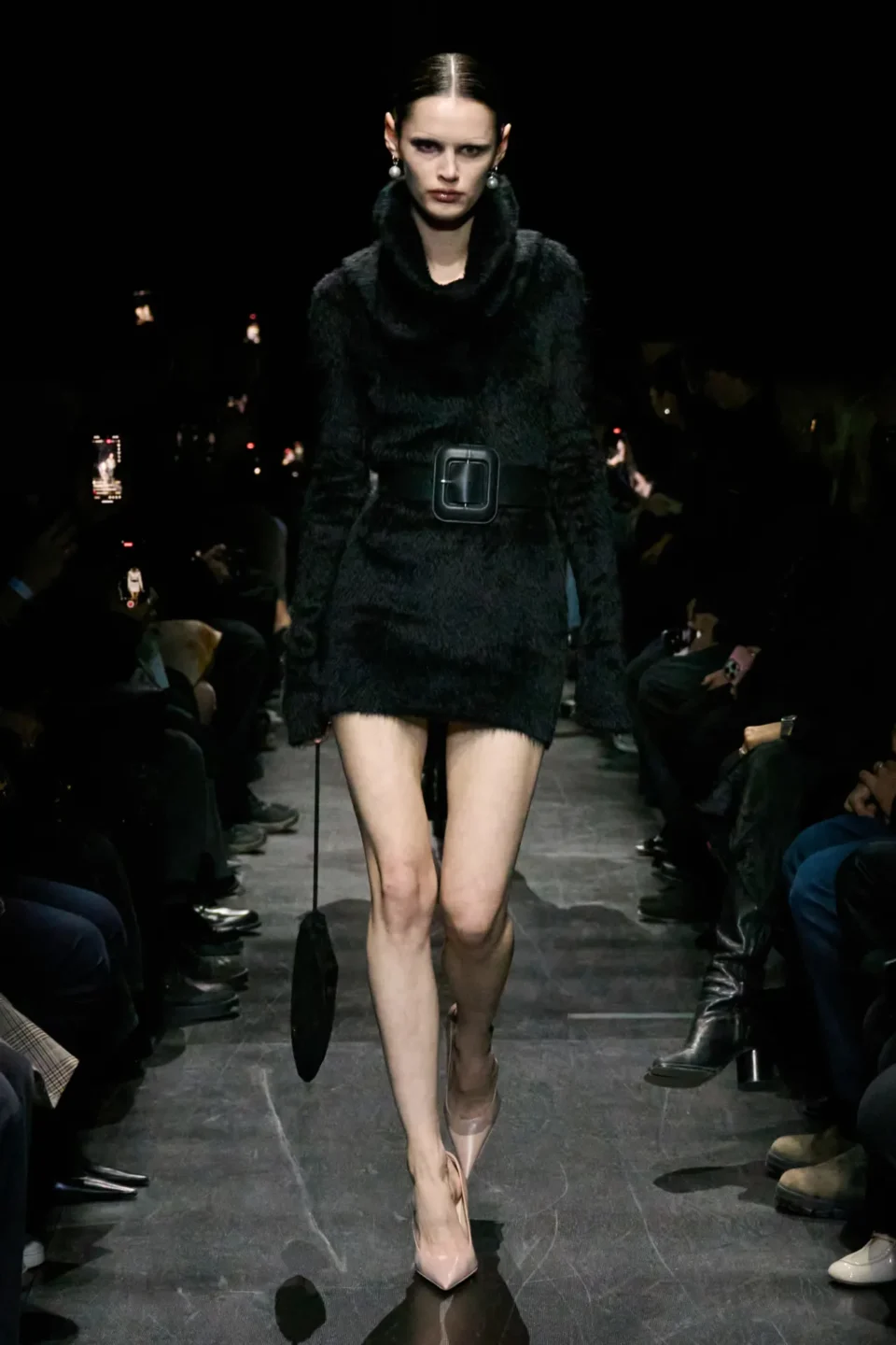 00041-balenciaga-fall-2025-ready-to-wear-credit-gorunway