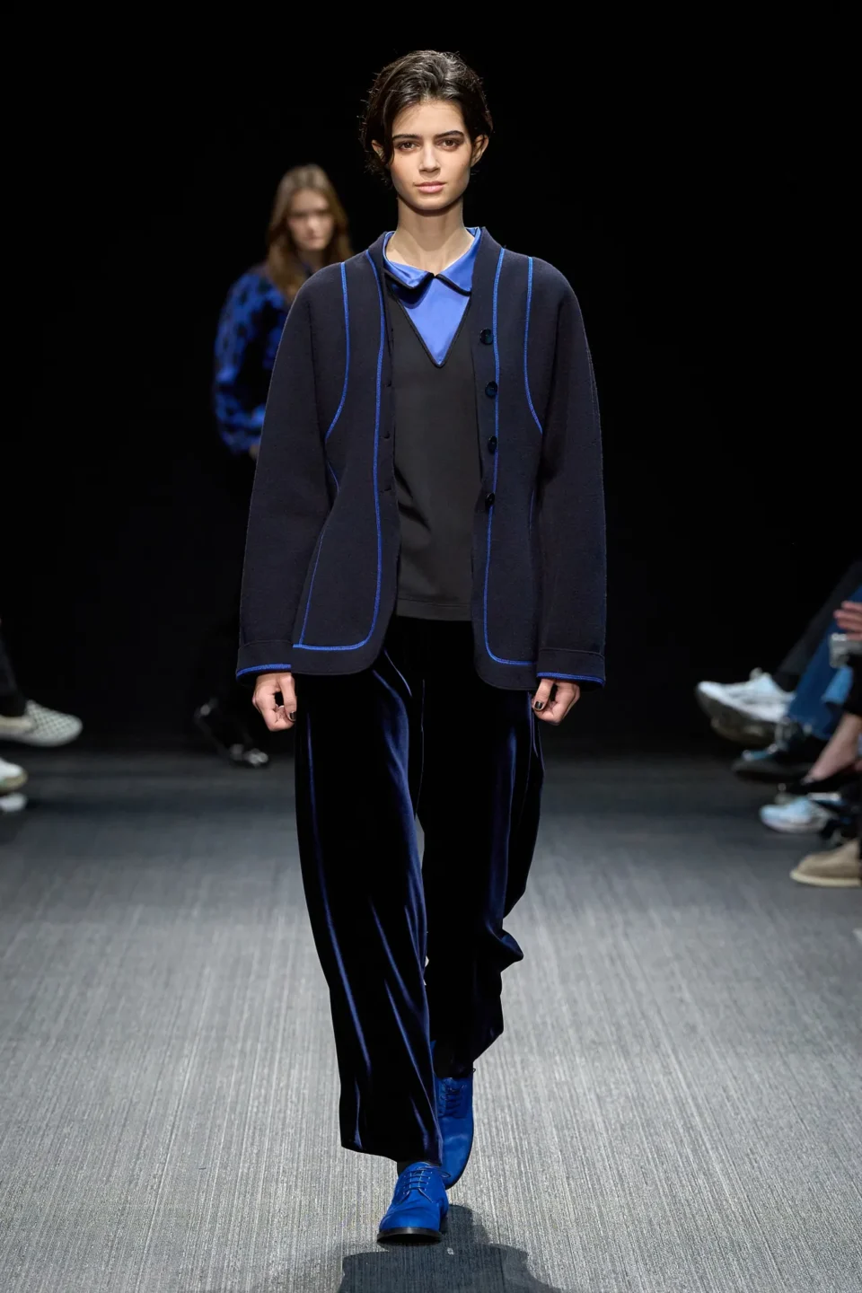 00041-emporio-armani-fall-2025-ready-to-wear-credit-gorunway