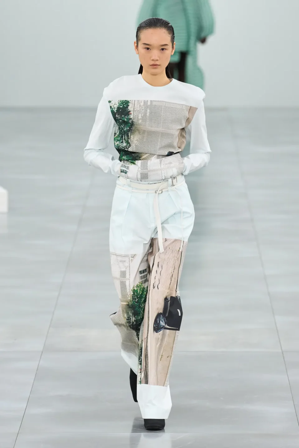 00041-issey-miyake-fall-2025-ready-to-wear-credit-gorunway