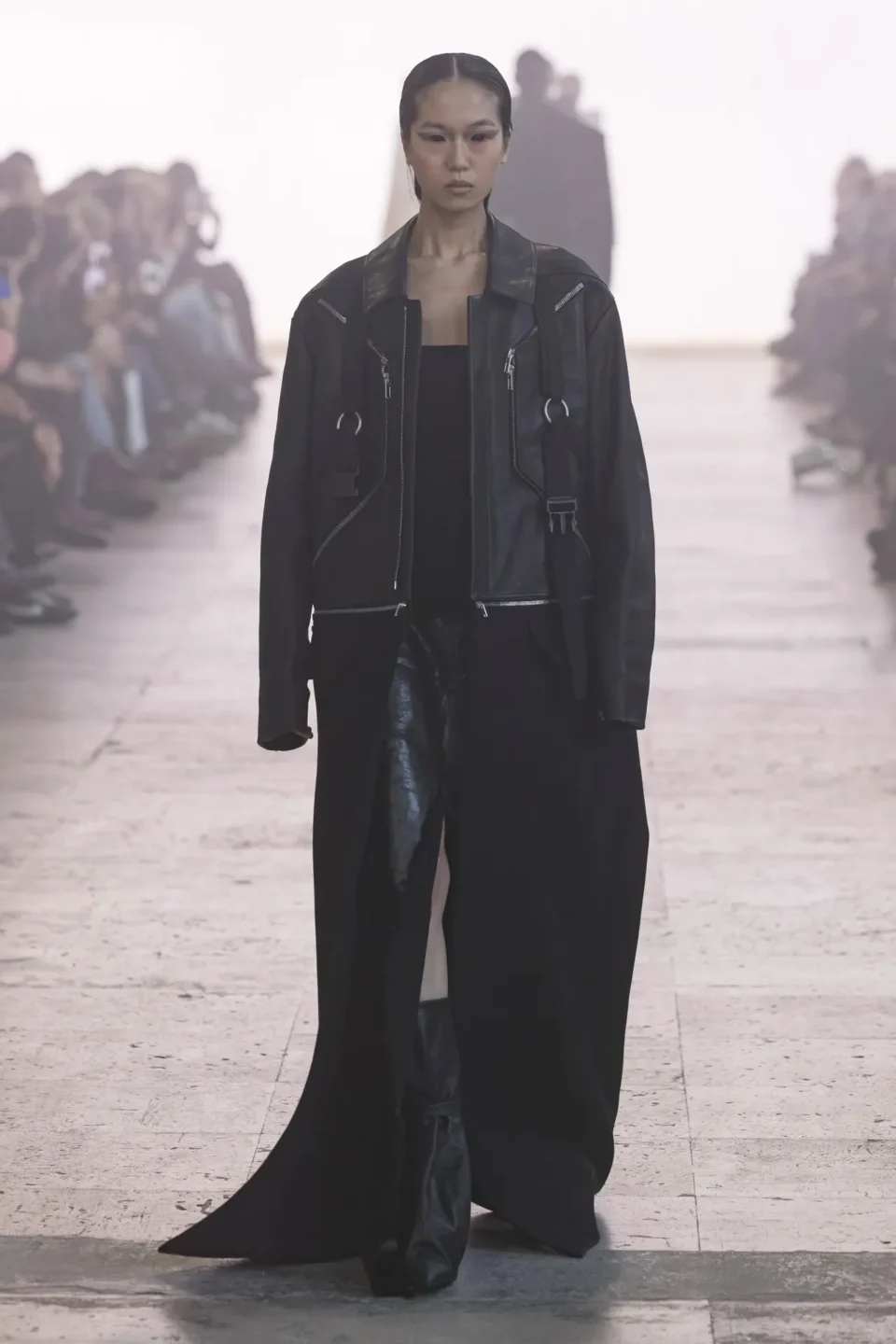 00041-rick-owens-fall-2025-ready-to-wear-credit-brand