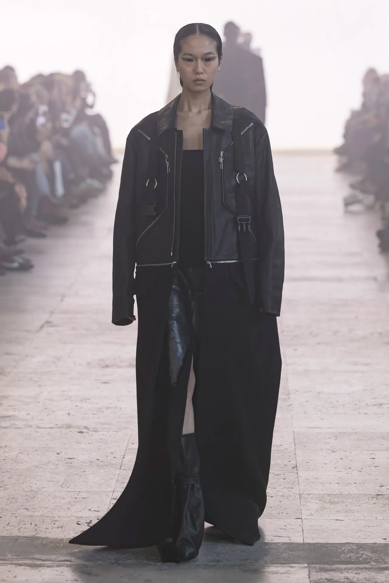 00041-rick-owens-fall-2025-ready-to-wear-credit-brand