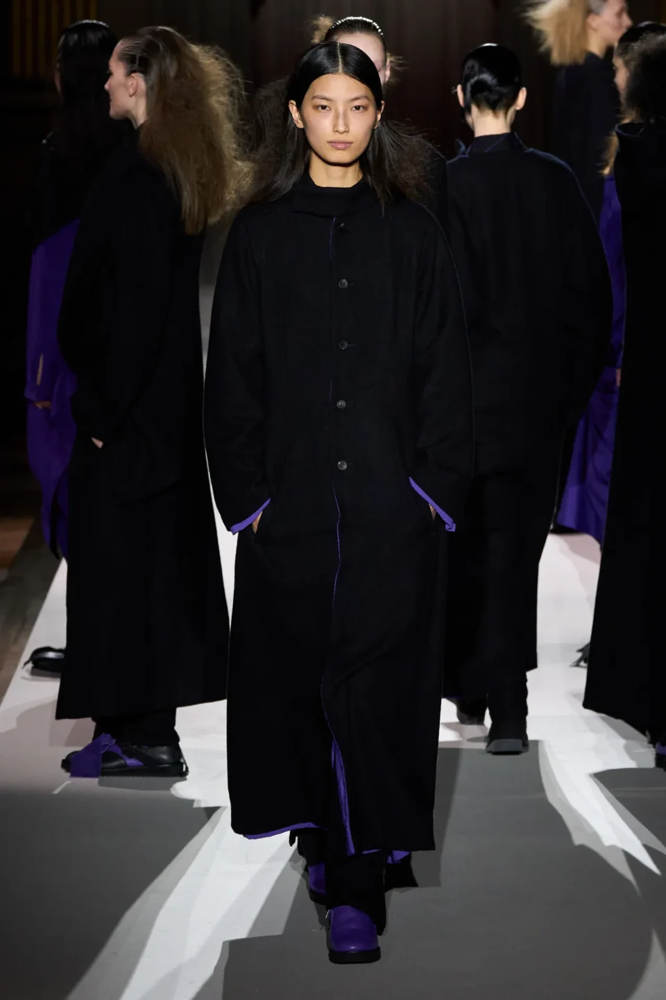 00041-yohji-yamamoto-fall-2025-ready-to-wear-credit-gorunway