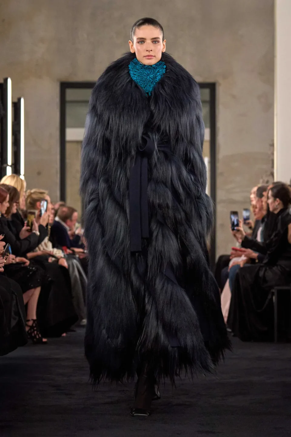 00042-alaia-fall-2025-ready-to-wear-credit-brand