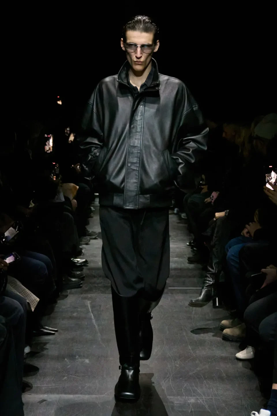 00042-balenciaga-fall-2025-ready-to-wear-credit-gorunway