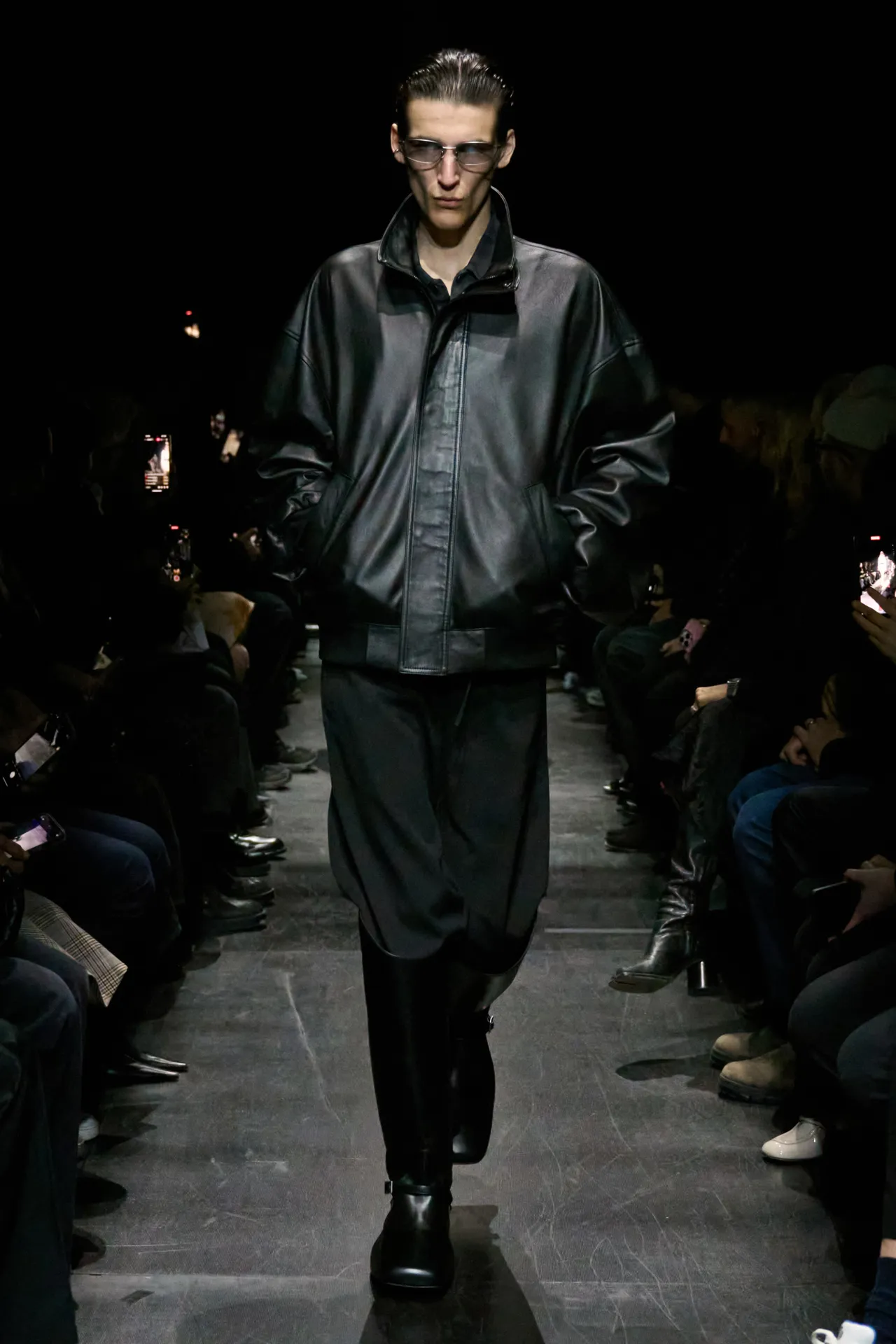 00042-balenciaga-fall-2025-ready-to-wear-credit-gorunway