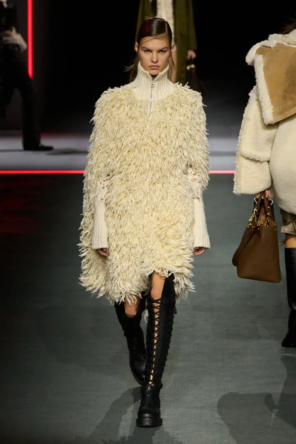 00042-christian-dior-fall-2025-ready-to-wear-credit-gorunway