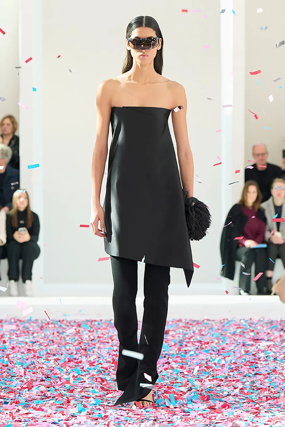 00042-courreges-fall-2025-ready-to-wear-credit-brand
